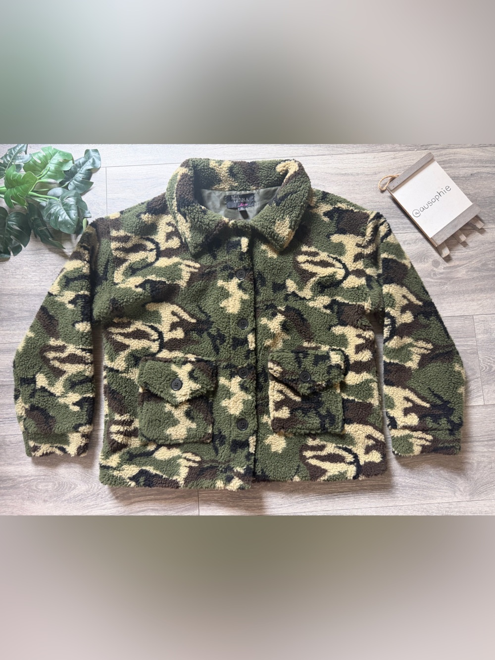 Mia Terra Juniors Camouflage Teddy Bear Sherpa Jacket - Green Camo. Size M